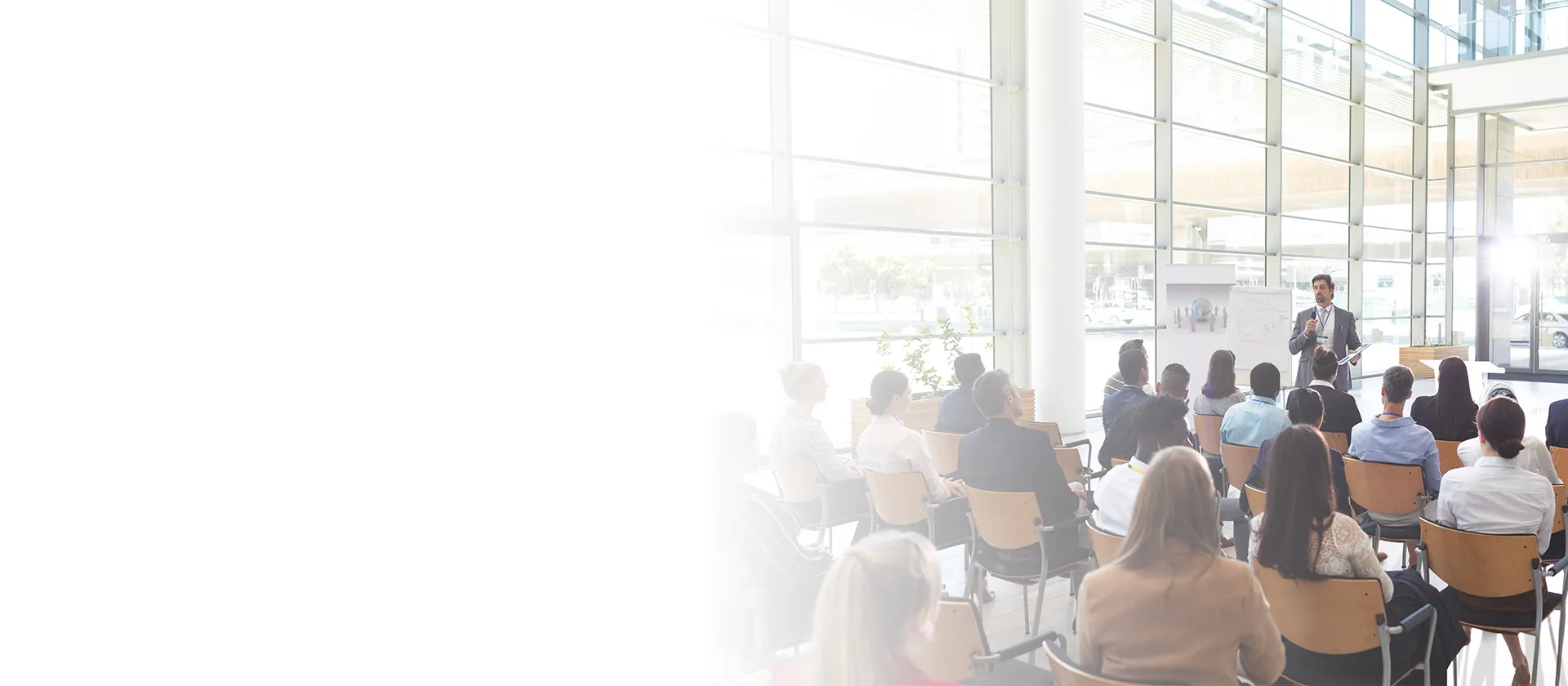 Ein Teilnehmer der Vereinsakademie arbeitet online an einem Modul des Vereinsführerscheins, um praxisnahes Wissen für die Vereinsarbeit zu erwerben.